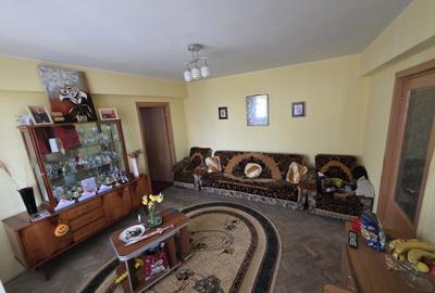 Apartament cu 3 camere semidecomandat, mobilat în Central - 3