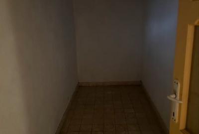 Casă cu 4 camere cu Canalizare în Central - 4