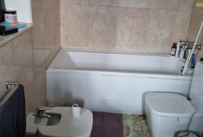 Casă cu 6 camere cu Canalizare în Universitate - 20