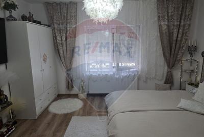 Casă cu 8 camere cu Teren 527 Mp în Berzasca - 10