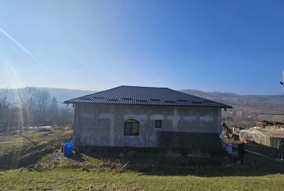 Casă individuală cu 4 camere cu Canalizare în Boțești - 14