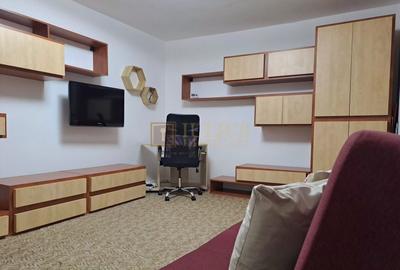 Garsonieră decomandată, mobilată în Central