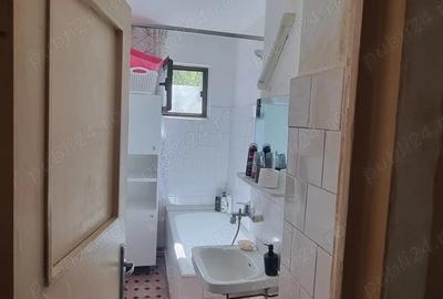 Apartament cu 3 camere semidecomandat în 9 Mai - 1