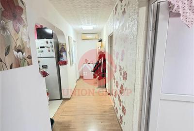 Casă cu 3 camere cu Canalizare în Central - 1