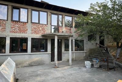 Casă cu 6 camere cu Teren 2160 Mp în Baciu - 4