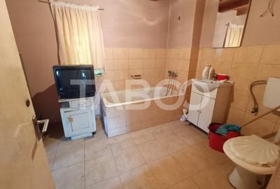 Casa individuala 2 camere teren 2245 mp si anexe COMISION 0 - 9