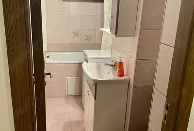 Proprietar inchiriez apartament 3 camere - 3