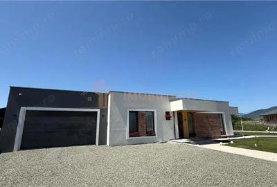 Casă cu Teren 700 Mp în Mocira - 1