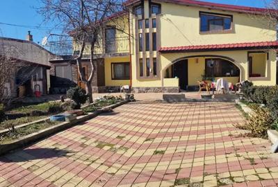Casa individuala de vanzare