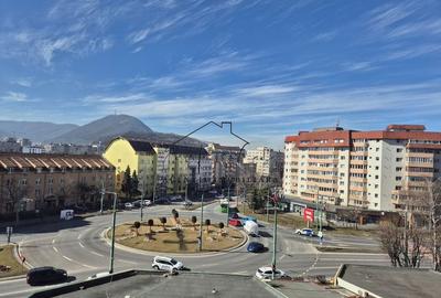 Apartament cu 3 camere, semidecomandat - Strada Zizinului, Brașov