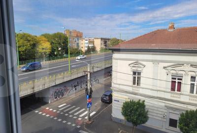 Apartament 2 camere, 70 mp, zona Central - 1