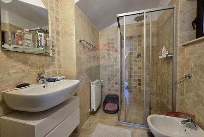 Casă individuală cu 4 camere cu Canalizare în Central - 17