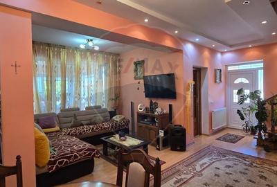 Casa cu etaj deosebita in Chisineu-Cris - un camin creat cu suflet - 36
