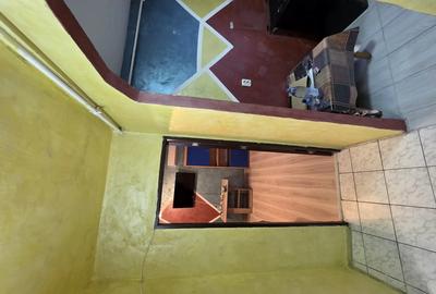 Garsonieră decomandată în Petros - 9