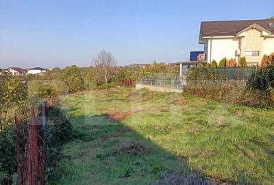 Teren intravilan Blejoi , zona linistita , 1000 mp, utilitat - 1