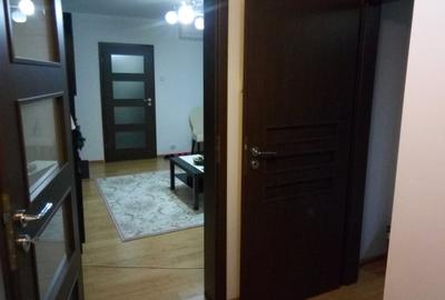 Apartament cu 3 camere semidecomandat în Teiul Doamnei - 1