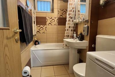 Apartament cu 3 camere semidecomandat, mobilat în Tractorul - 3