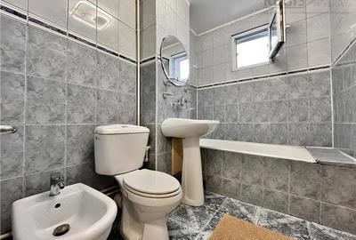 Apartament Decomandat cu 3 Camere si Parcare in Tractorul - 8