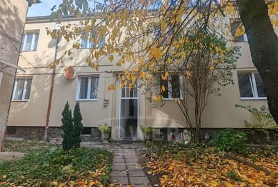 De închiriat apartament 3 camere  etajul 1 zonă ultracentrală. - 8