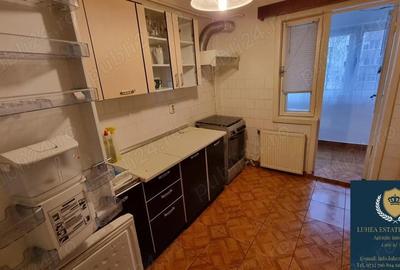 Inchiriere - Apartament 2 camere zona Moto Velo, Re?i?a - 4