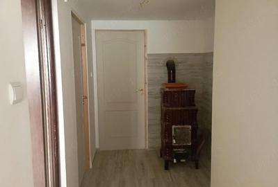 Casă cu 4 camere cu Teren 700 Mp în Central - 8