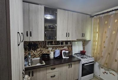 Apartament cu 2 camere decomandat în Berceni
