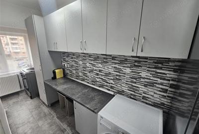 Garsonieră decomandată, mobilată în Micro IV - 12