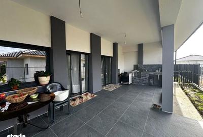 Casă cu 6 camere cu Teren 6.5 Mp în Groși - 2