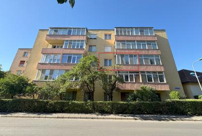 Apartament cu doua camere,decomandat