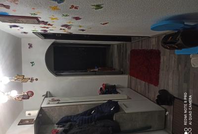 Apartament cu 3 camere decomandat în Micro 13 - 2