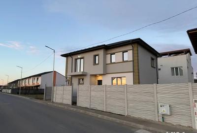 Casă cu Teren 330 Mp în Central