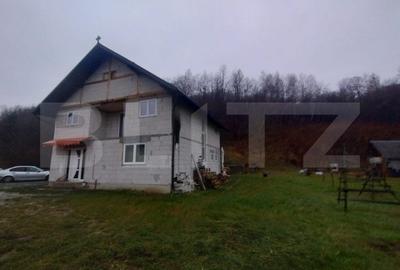 Casa 2 nivele, 6 camere, 150 mp utili, teren 3300 mp, zona Mijloceni Bargaului - 2