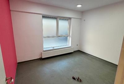 SPAȚIU comercial de LUX în fața stației STB - 4