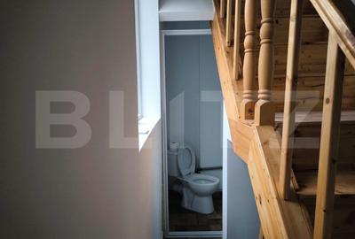 Casă individuală cu 7 camere cu Teren 336 Mp în Central - 9