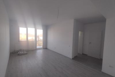 Apartament cu 3 camere semidecomandat în Fundeni