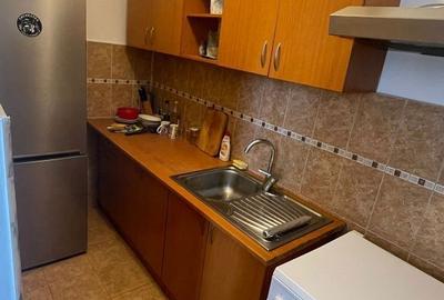 Apartament cu 2 camere decomandat în Tractorul - 5