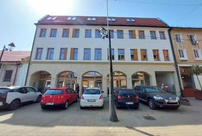 Spațiu comercial, de 930 mp, în Central - 5