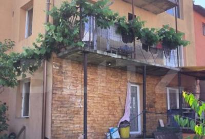 Casă cu 7 camere cu Teren 375 Mp în Central - 8