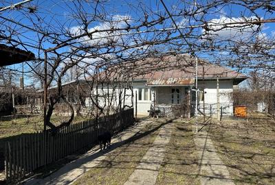 Casă individuală cu 3 camere cu Canalizare în Fălticeni - 1