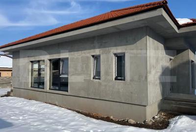 Casă cu 4 camere cu Canalizare în Micești - 11