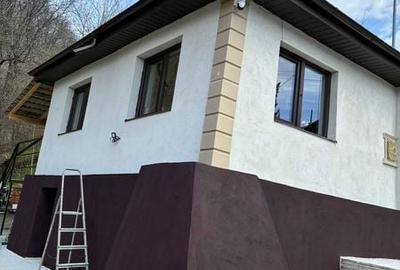 Casă cu 3 camere cu Teren 95 Mp în Central - 1