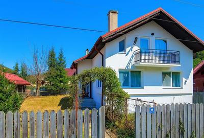Casă cu 6 camere cu Teren 450 Mp în Tulnici - 9
