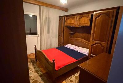 Apartament cu 3 camere decomandat în Rovine - 2