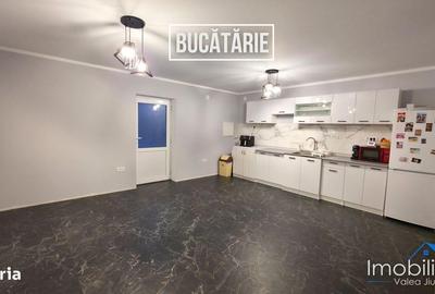 Casă cu 4 camere cu Teren 506 Mp în Petros - 10