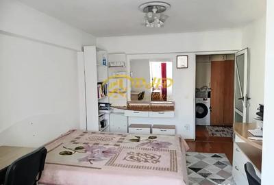 Apartament cu 3 camere decomandat în Păcurari - 9