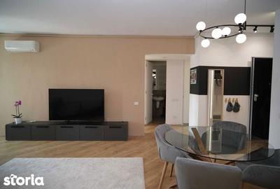 Apartament cu 3 camere semidecomandat în Central
