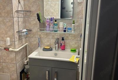 Apartament cu 3 camere decomandat, mobilat în Dacia