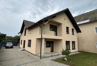 Casă cu 4 camere în 14 Mai - 8