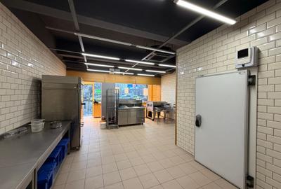 Spațiu comercial, de 82.889999389648 mp, în 1 Decembrie 1918 - 4