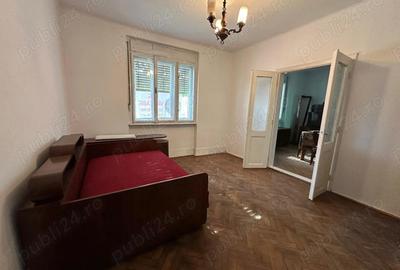 Casă cu Teren 1726 Mp în Central